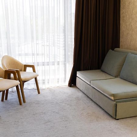 Cube House Osh Hotel Ngoại thất bức ảnh