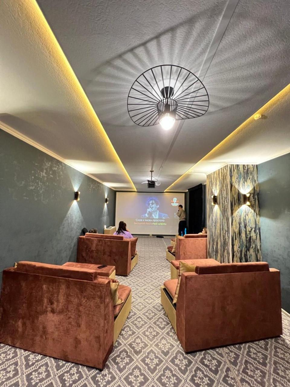 Cube House Osh Hotel Ngoại thất bức ảnh