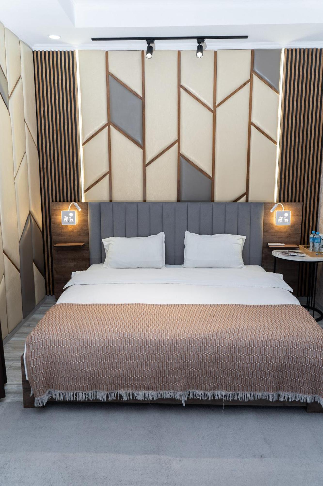 Cube House Osh Hotel Ngoại thất bức ảnh