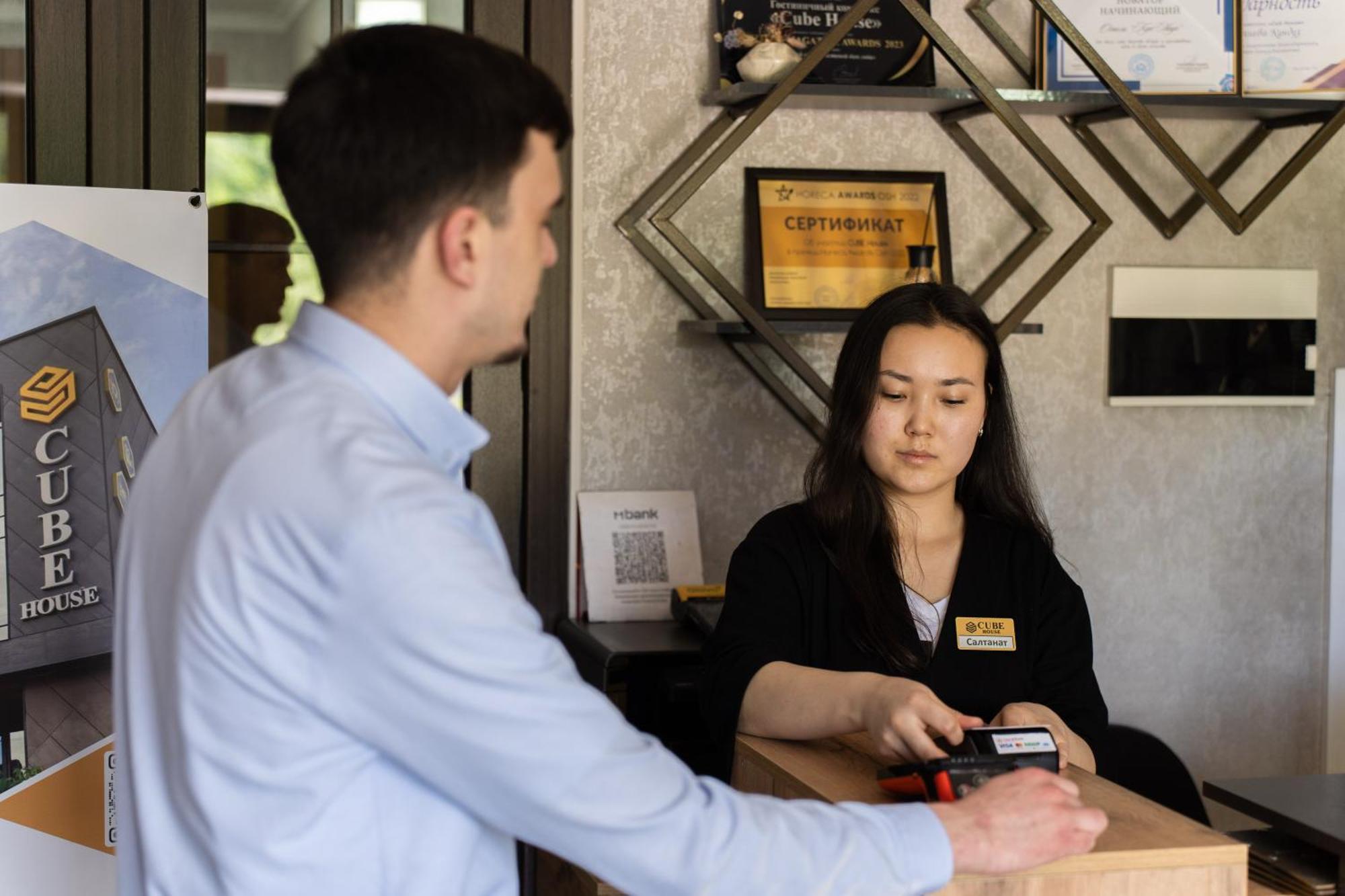 Cube House Osh Hotel Ngoại thất bức ảnh