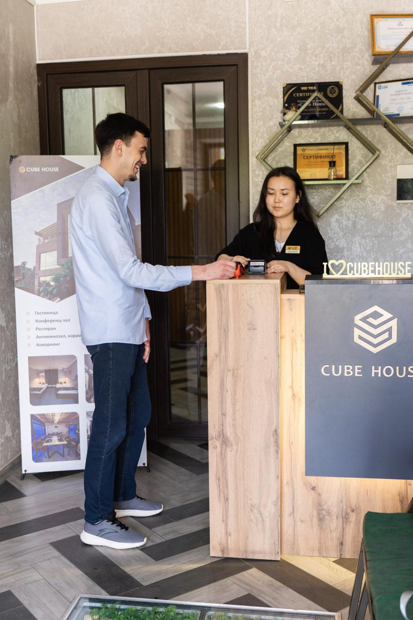 Cube House Osh Hotel Ngoại thất bức ảnh