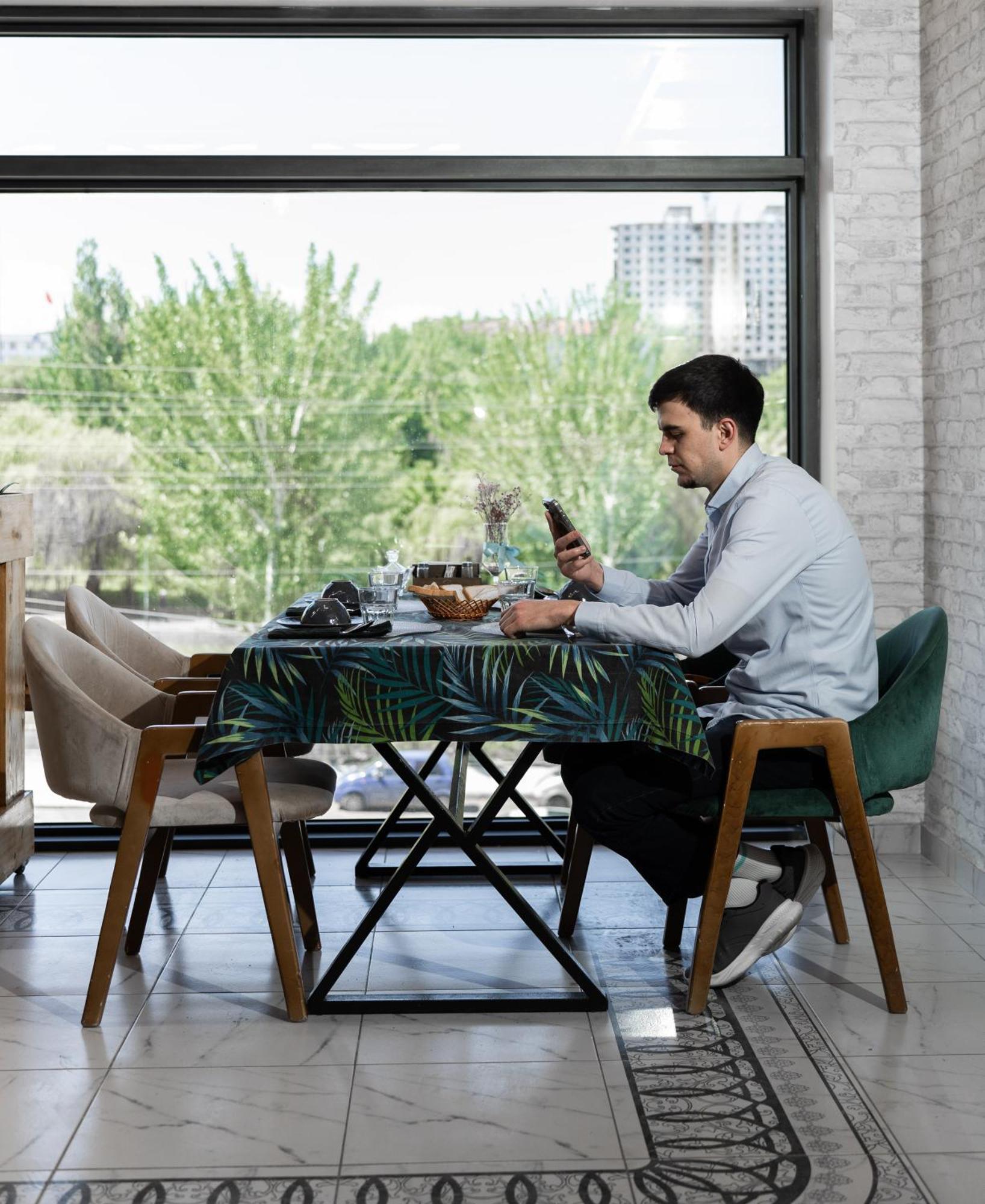 Cube House Osh Hotel Ngoại thất bức ảnh